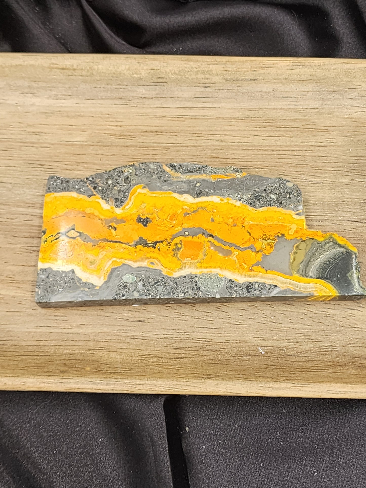 Bumblebee Jasper Self-Standing Slab